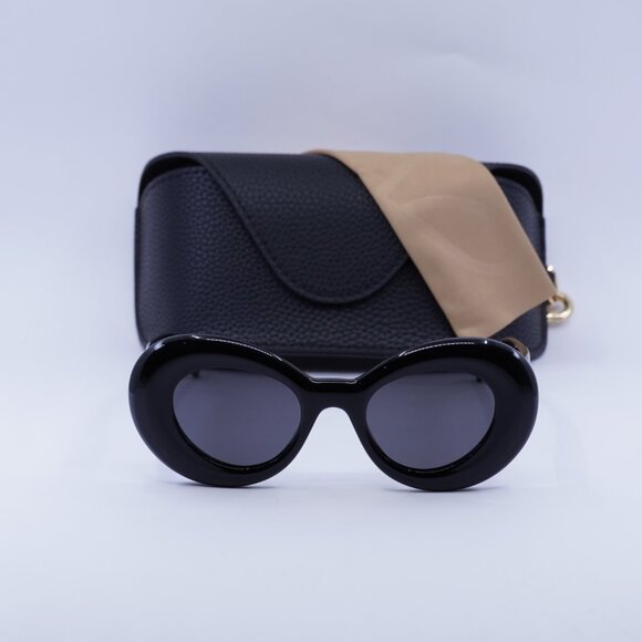 Loewe LW40112I 01A Butterfly Sunglasses – Shiny Black\\Grey main image 4